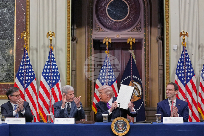 Президентът Тръмп и технологичните корпорации подписаха ангажимент за ограничаване на поскъпването на електроенергията в САЩ