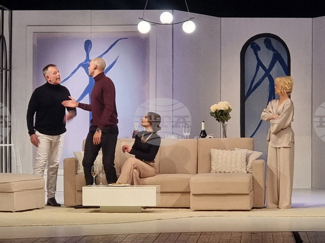 Комедийната постановка „Моето мъжко момиче“ ще бъде представена в Торонто на 11 октомври 