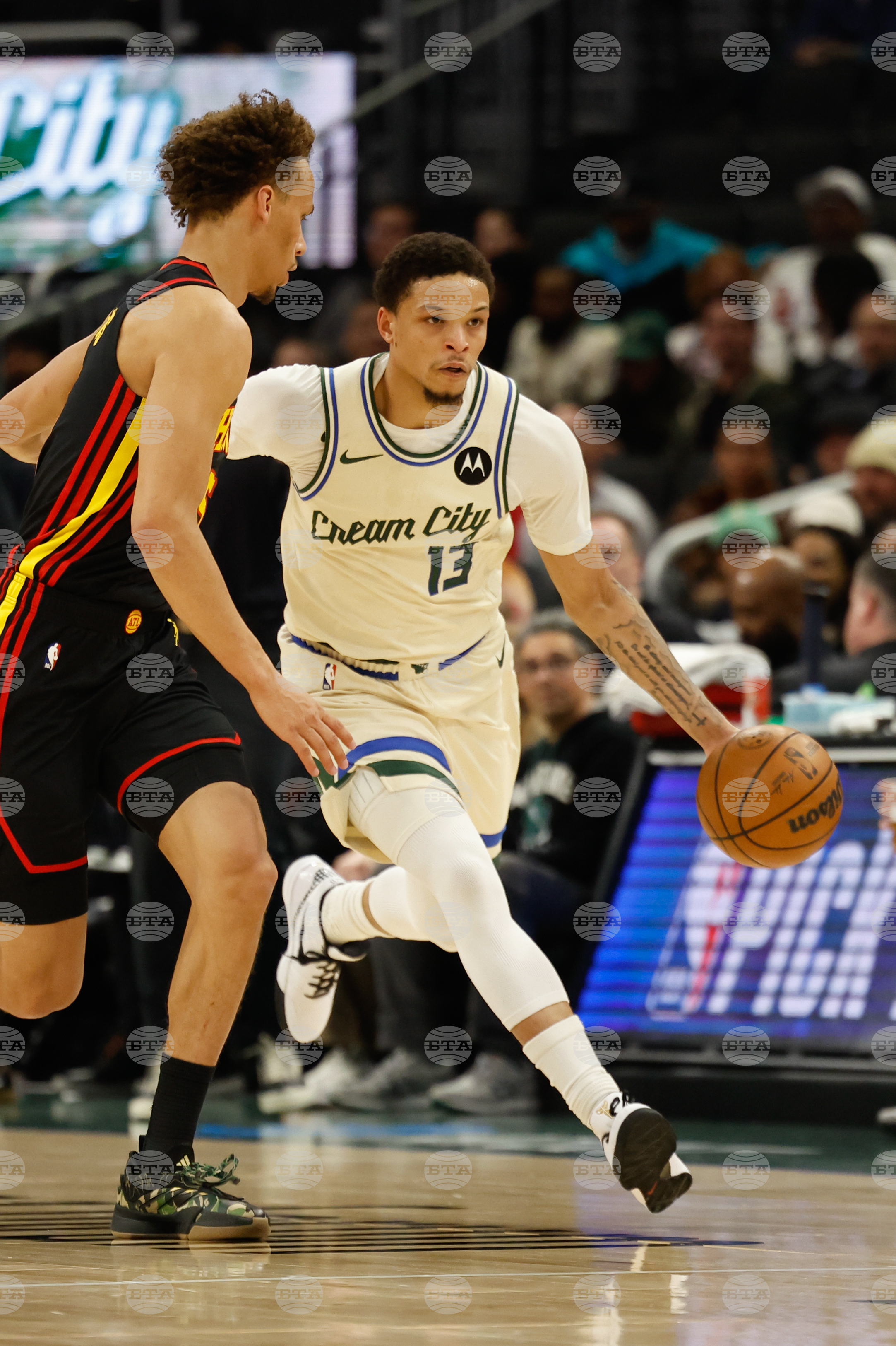 Hawks Bucks Basketball