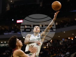 Hawks Bucks Basketball