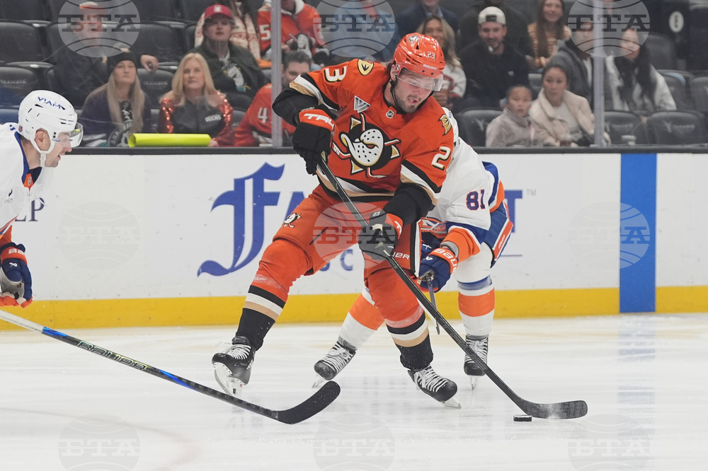 Islanders Ducks Hockey