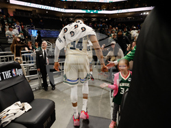 Hawks Bucks Basketball