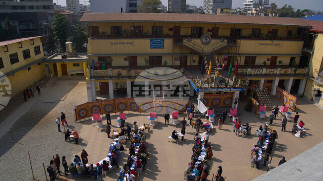 Първите избори в Непал след протестите през септември преминават спокойно