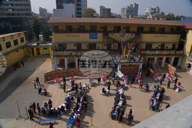 Първите избори в Непал след протестите през септември преминават спокойно