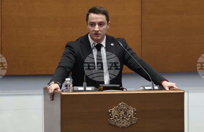 "Има такъв народ" и партньорите му в управлението не позволиха информацията за случая "Петрохан" да бъде оповестена, заяви Явор Божанков 