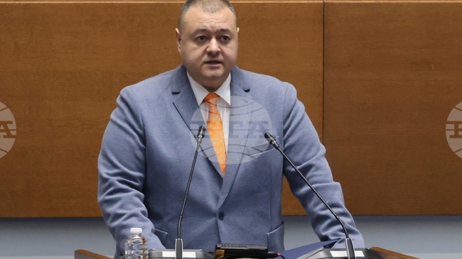 Хем нямаме пътища, хем с част от парите за пътища се купуват гласове, заявиха в декларация от "Продължаваме промяната-Демократична България"