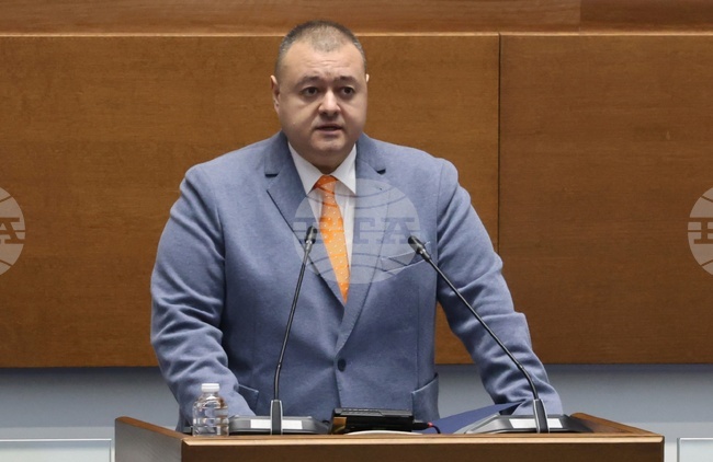 Хем нямаме пътища, хем с част от парите за пътища се купуват гласове, заявиха в декларация от "Продължаваме промяната-Демократична България"