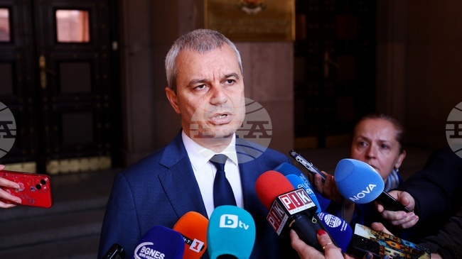 Правителството смени четири пъти позицията си, каза Костадин Костадинов за ситуацията в Близкия изток