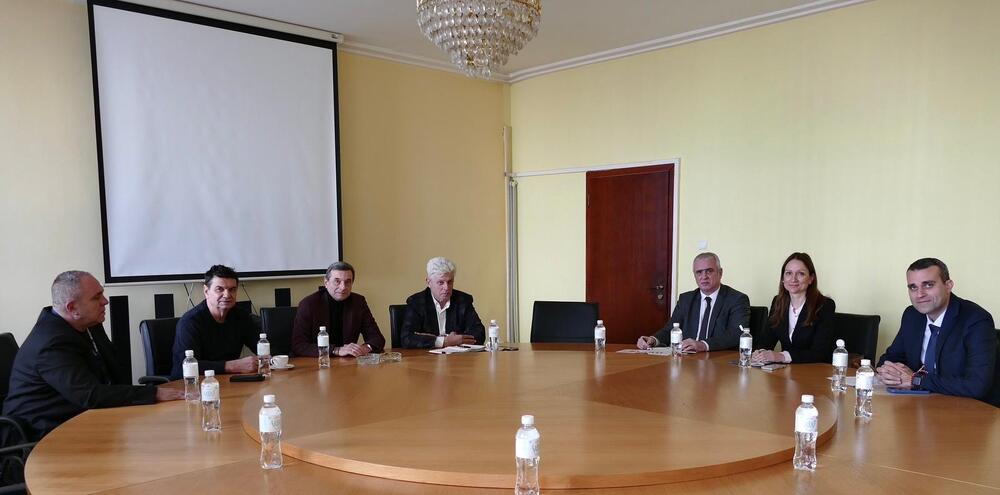 Министър Ирина Щонова започна срещи със социалните партньори