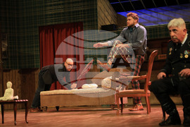 Русе - театър - "Комедия на тъмно" - премиера