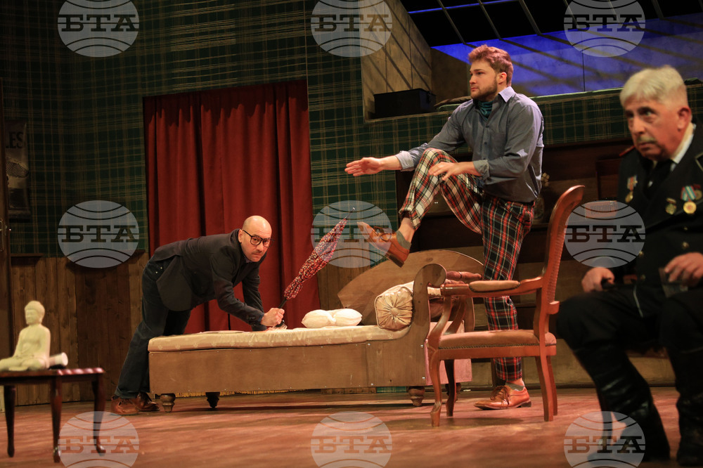 Русе - театър - "Комедия на тъмно" - премиера