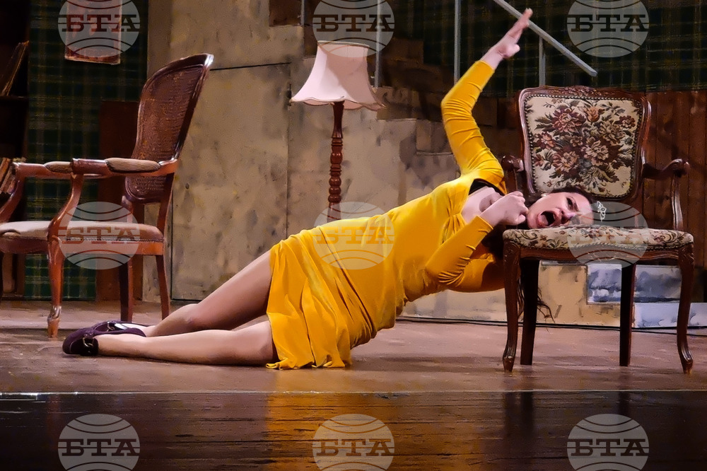 Русе - театър - "Комедия на тъмно" - премиера