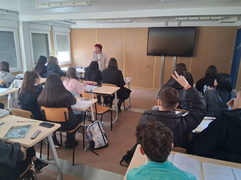 Ученици от 93-о Средно училище “Александър Теодоров-Балан” ще се обучават в модулни класни стаи