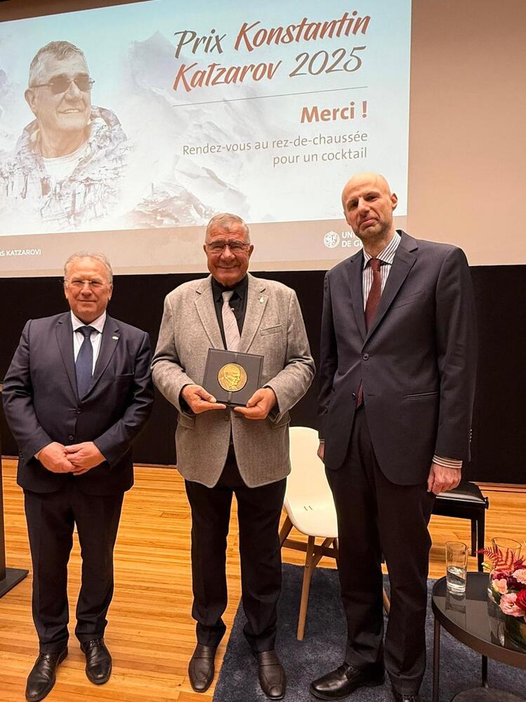 Проф. Христо Пимпирев получи наградата „Константин Кацаров” на официална церемония в Аулата на Женевския университет