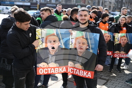 Протест срещу президента на Федерацията по вдигане на тежести Стефан Ботев