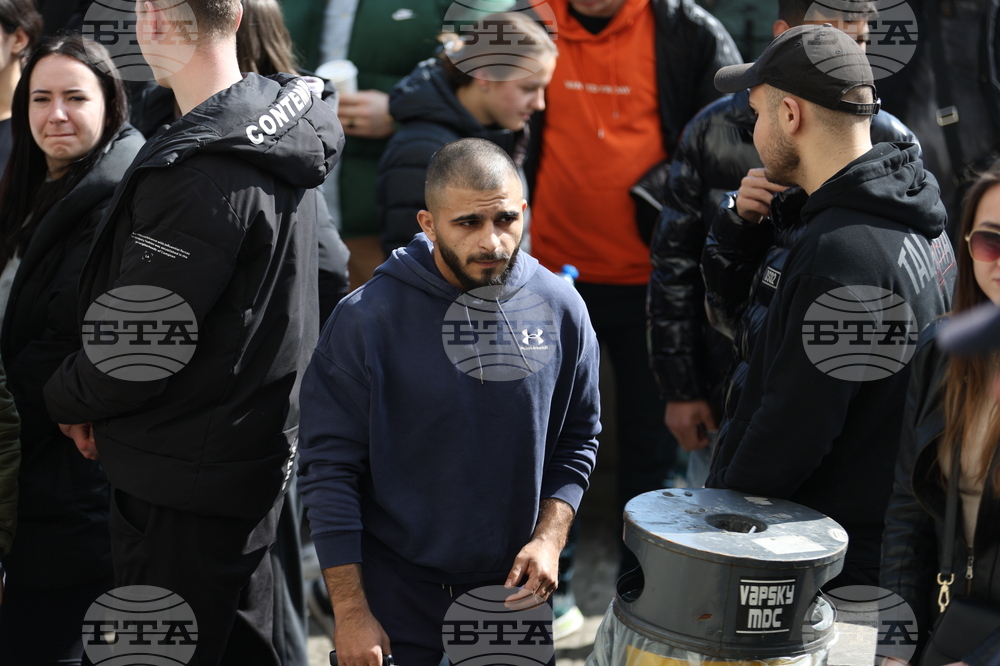 Протест срещу президента на Федерацията по вдигане на тежести Стефан Ботев