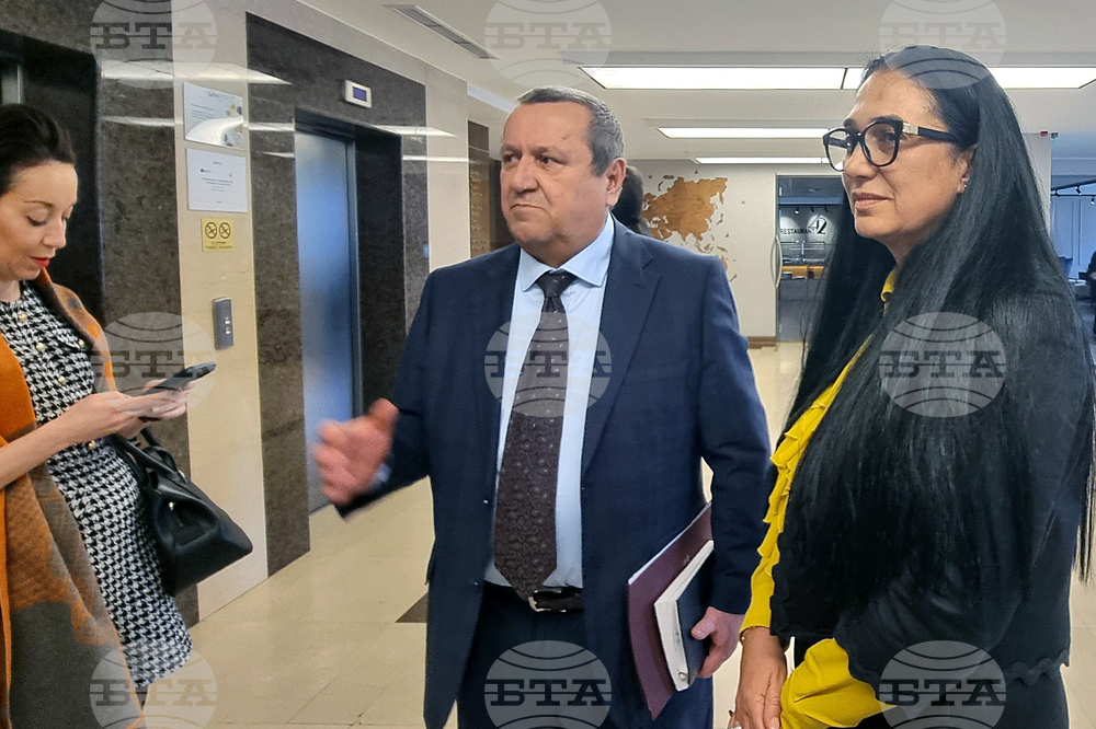 Пловдив - министър Хасан Адемов - пенсии