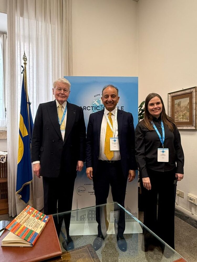 АПП: Пакистан призова на Римския форум за Северния полярен кръг за по-тясно сътрудничество в областта на климата 