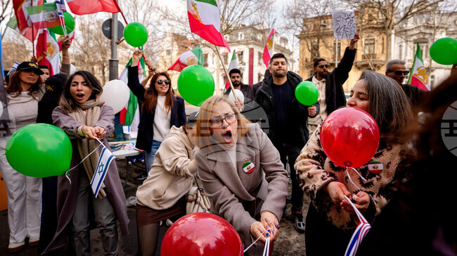 Живеещи в Румъния иранци се събраха на протест пред посолството на Иран в Букурещ с искане за смяна на режима в Техеран