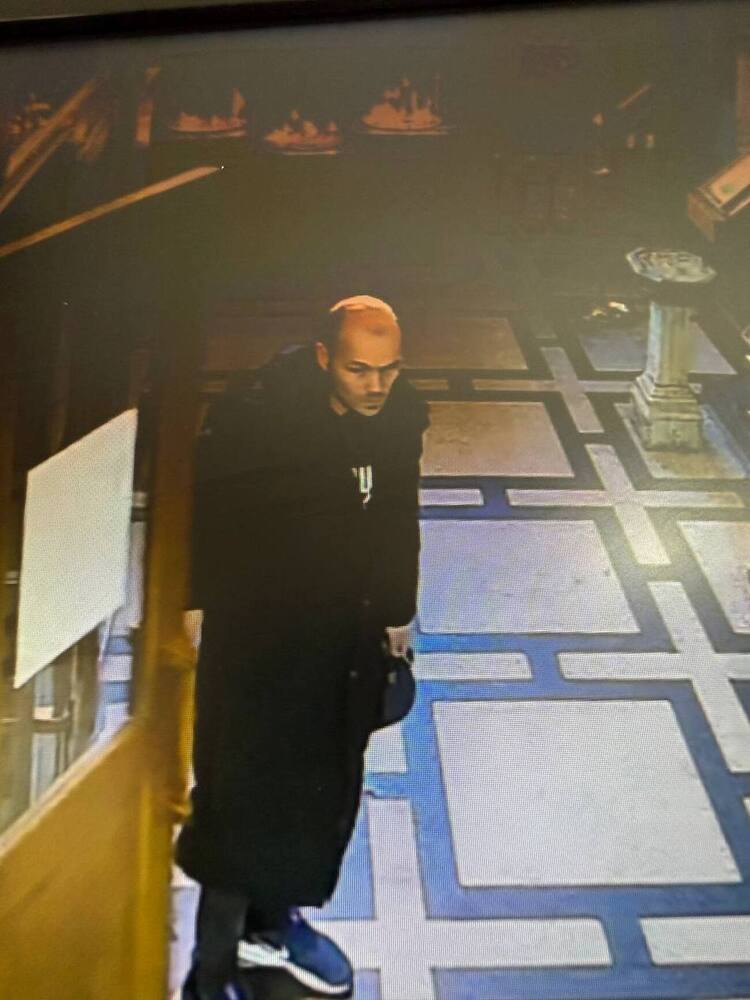 Полицията в Пловдив разследва кражба от православен храм в града, издирва се свидетел на престъплението