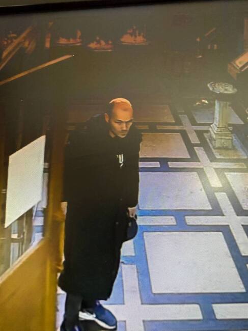 Полицията в Пловдив разследва кражба от православен храм в града, издирва се свидетел на престъплението