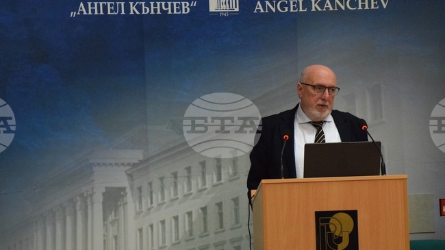 Професор Милко Палангурски от Института за исторически изследвания към БАН изнесе лекция в Русенския университет