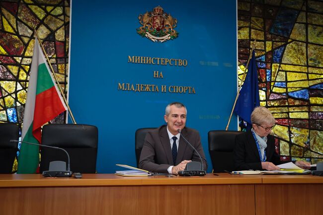 Министър Димитър Илиев се срещна с представители на спортните федерации 