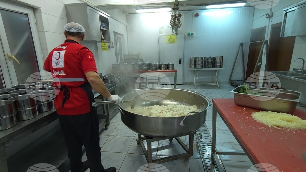 Турция - Червен полумесец - бежанска вълна