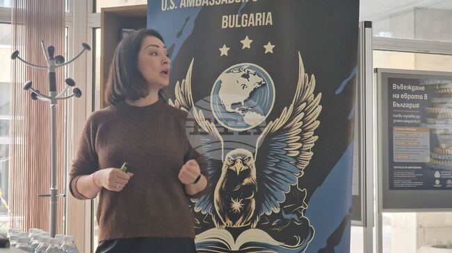 Близо 40 ученици от различни училища посетиха събитието за кариерно развитие "Среща с големия бизнес" в Пловдив