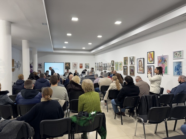 Rose Producers, Rose Processors, Experts Discuss Sector Problems, Necessary Legislative Changes