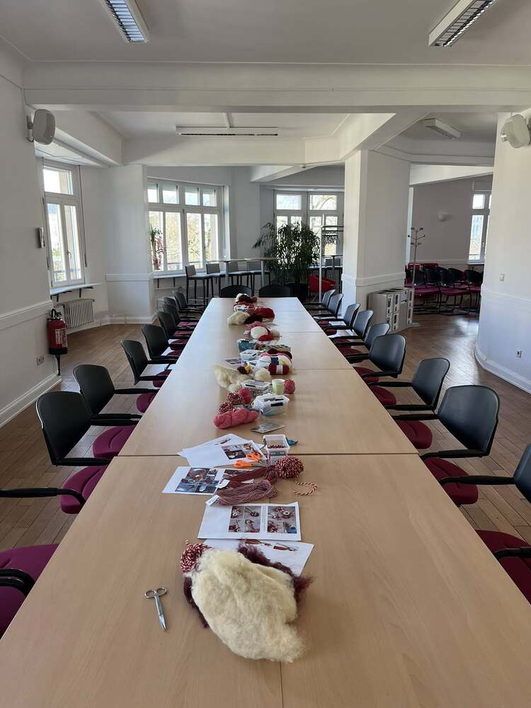 Куклено представление за Баба Марта и работилница за мартеници събраха българската общност в Люксембург