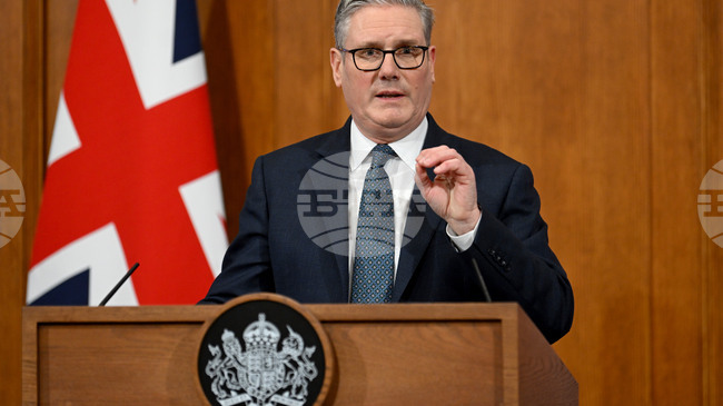 Великобритания ще изпрати още четири изтребителя "Тайфун" в Катар, обяви Стармър