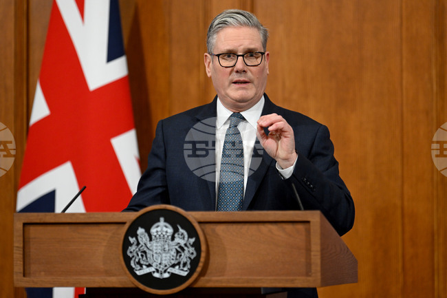 Великобритания ще изпрати още четири изтребителя "Тайфун" в Катар, обяви Стармър