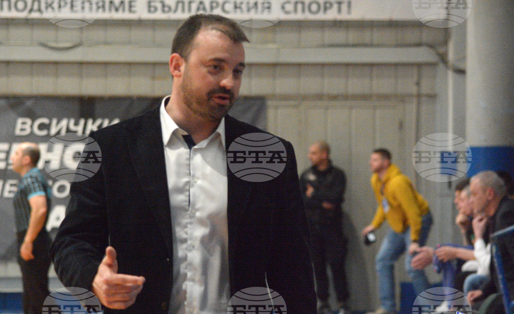 "Доволен съм от отбора, че днес подходихме сериозно", каза треньорът на Рилски спортист Людмил Хаджисотиров