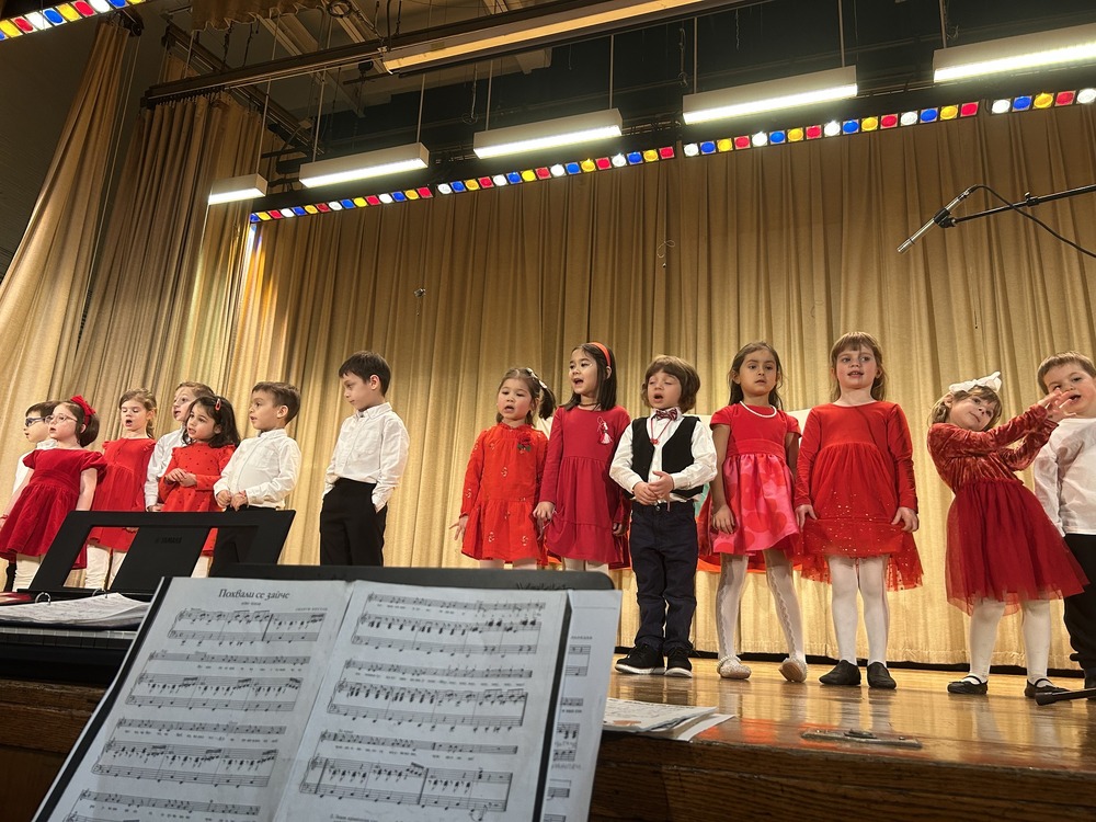 Пролетен концерт по случай Трети март, Баба Марта и Осми март се състоя в Българското училище „Гергана“ в Ню Йорк