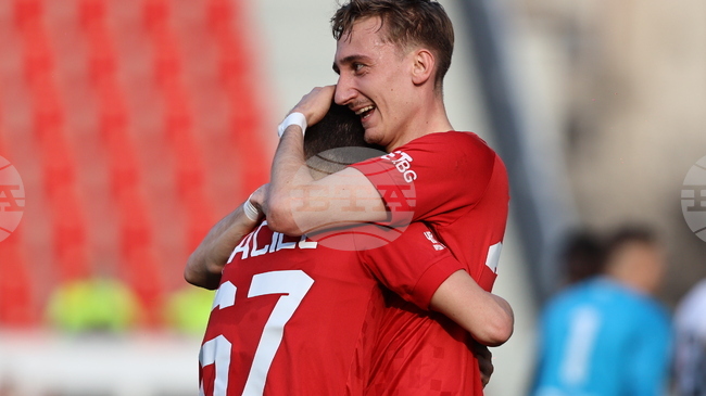 ЦСКА 1948 разгроми Локомотив (Пловдив) като гост и временно изпревари Лудогорец на втората позиция в класирането на Първа лига 