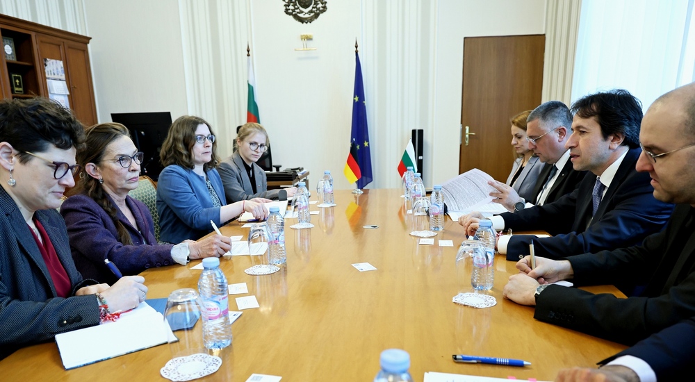 BDZ, Deutsche Bahn to Sign Contract for Delivery of 91 Railcars Within Days