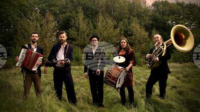 Lele Lele Orchestra от Швеция ще има концерт в София и Бургас