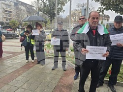 Петрич - Общинска администрация - протест на жители на село Старчево