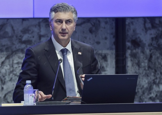 ХИНА: Хърватското правителство е готово да вземе мерки за ограничаване на цените на енергията, ако е необходимо, каза премиерът Пленкович