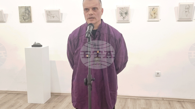 Художникът Митко Събев показва самостоятелна изложба „Реаура“ III в Плевен