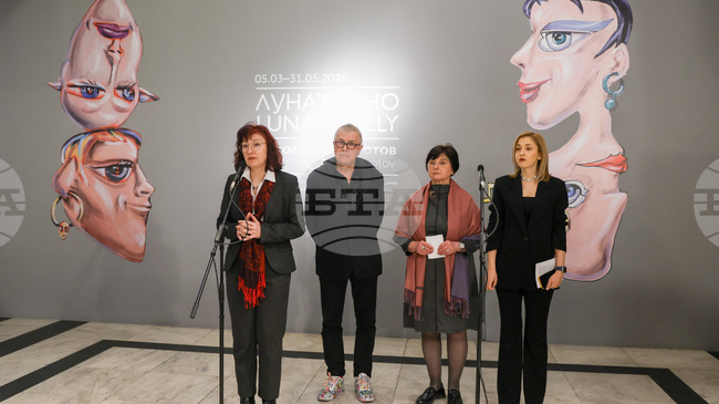 Всяка изложба на Николай Панайотов предизвиква интерес и вълнение, каза Анелия Николаева на откриването на „Лунатично“