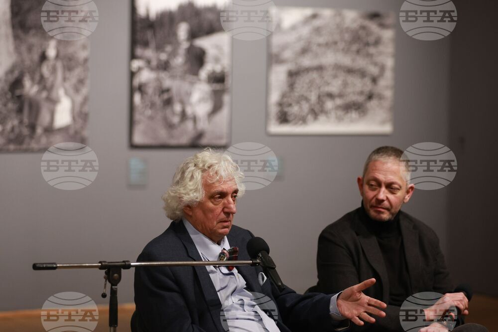 Софийска градска художествена галерия - Книжно издание „Повече от една снимка. История на българската фотография ХХ век“