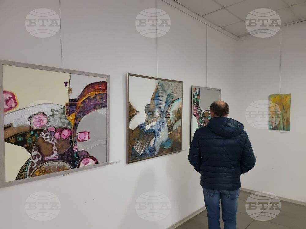 Ямбол - „Тя” - изложба - откриване