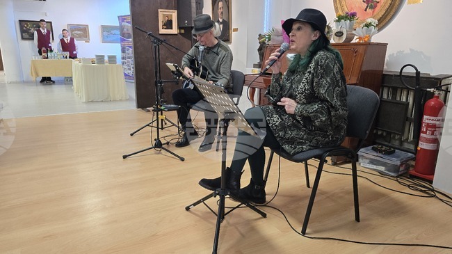 Представиха изложба концерт „Цветът на спомена“ в Художествената галерия „Николай Павлович“ в Свищов