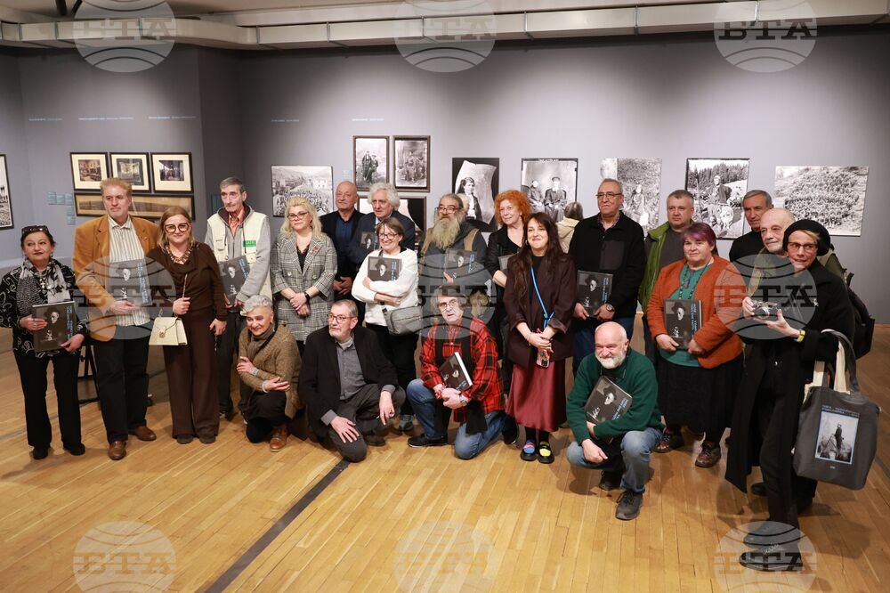 Софийска градска художествена галерия - Книжно издание „Повече от една снимка. История на българската фотография ХХ век“