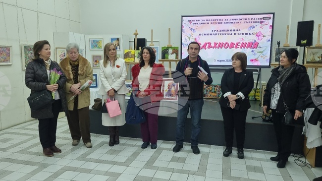 Изложбата “Вдъхновения” показва предпразничните вълнения на дами творци от Търговище 