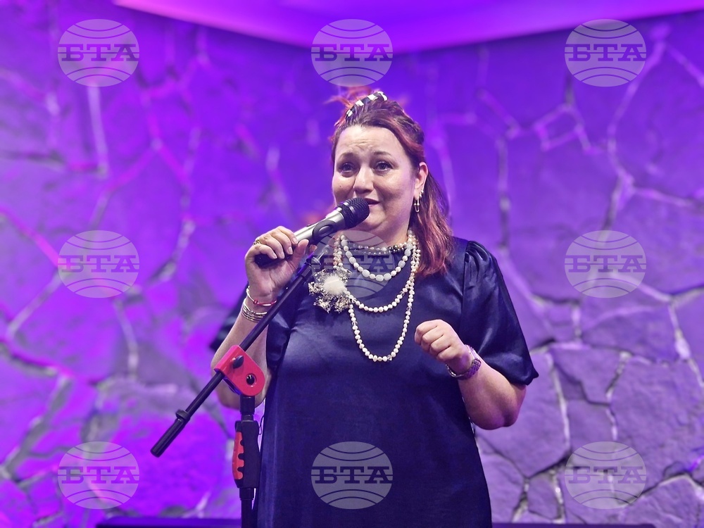 Картините на Петър Мичев - Педро бяха и са неговите деца, каза пред БТА съпругата на художника - Татяна Мичева