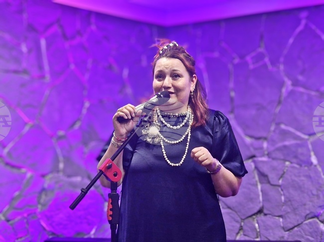 Картините на Петър Мичев - Педро бяха и са неговите деца, каза пред БТА съпругата на художника - Татяна Мичева