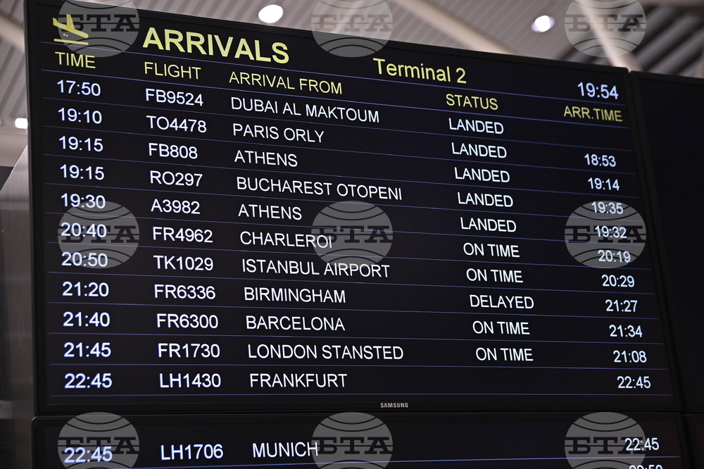 Two Bulgaria Air Flights Bring 290 Bulgarians Back to Sofia from Oman and Dubai 